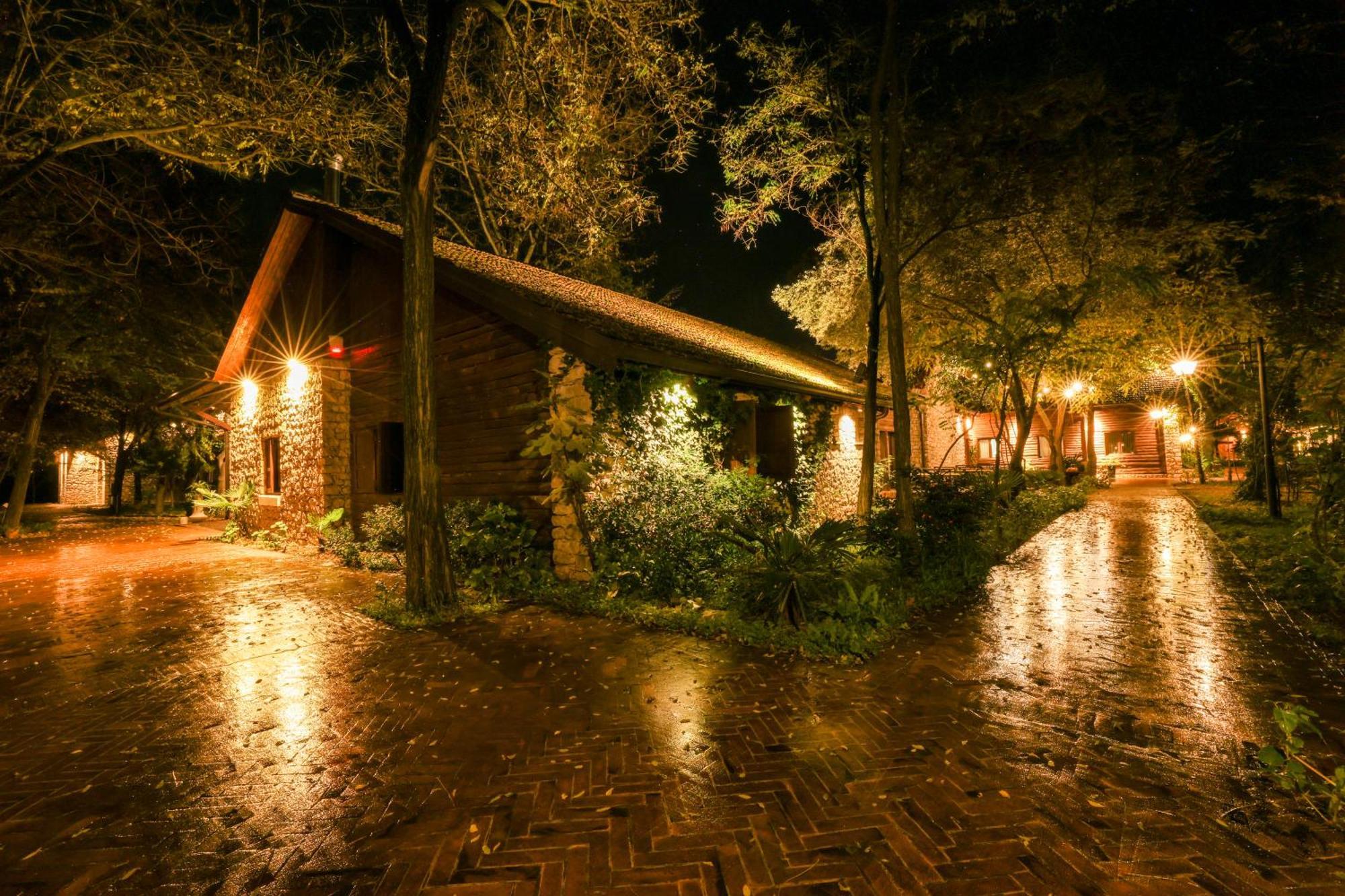 Hoteli Gjuetise Lezhë エクステリア 写真